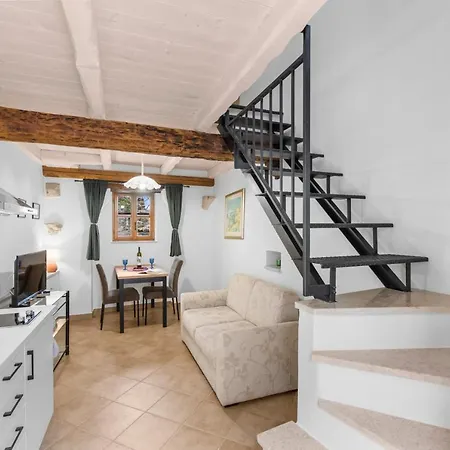 Apartment Adorable San Rocco 2 *